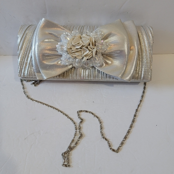 VTG WHITTAL & SHON Evening Clutch Purse Silver Metallic Beaded Bow Chain Strap - Picture 1 of 11
